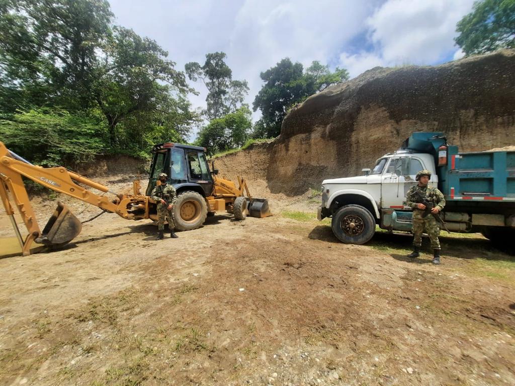 Operativo de Cortolima en contra de la minería ilegal dejó 3 capturados y maquinaria decomisada